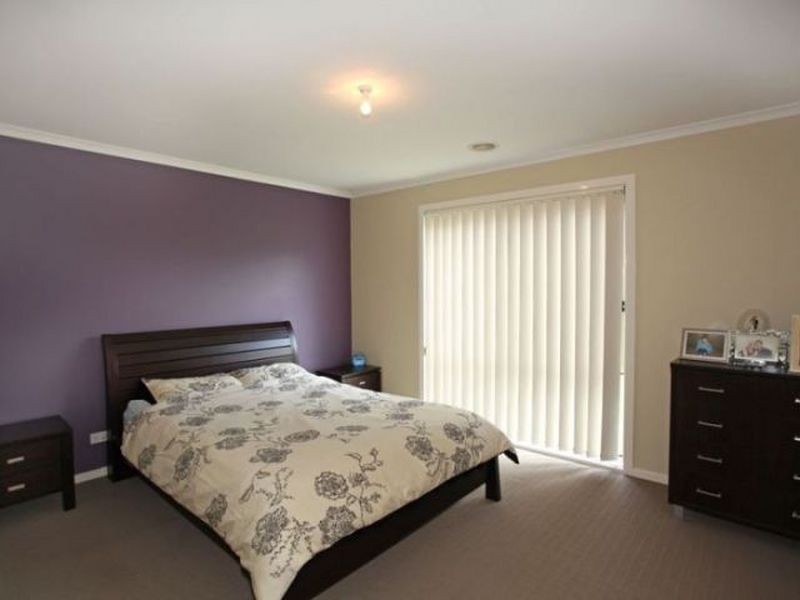 13 Glenisla Way, Berwick VIC 3806
