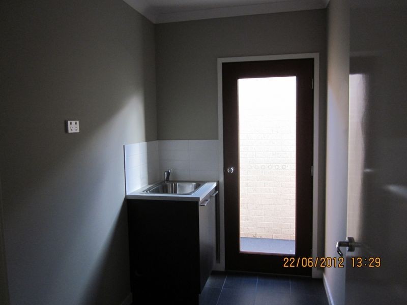 17 Gelderland Drive, Clyde North VIC 3978