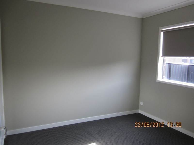 17 Gelderland Drive, Clyde North VIC 3978