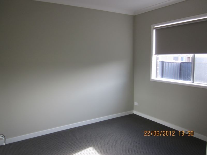 17 Gelderland Drive, Clyde North VIC 3978