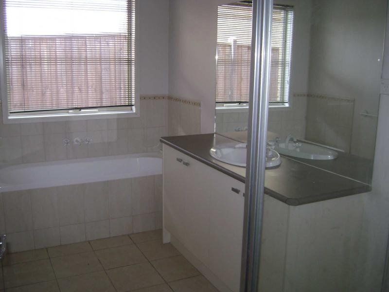 30 Jack William Way, Berwick VIC 3806