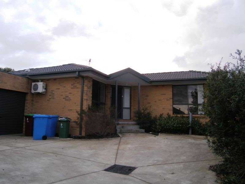 2/10 Meadow Wood Walk, Narre Warren VIC 3805