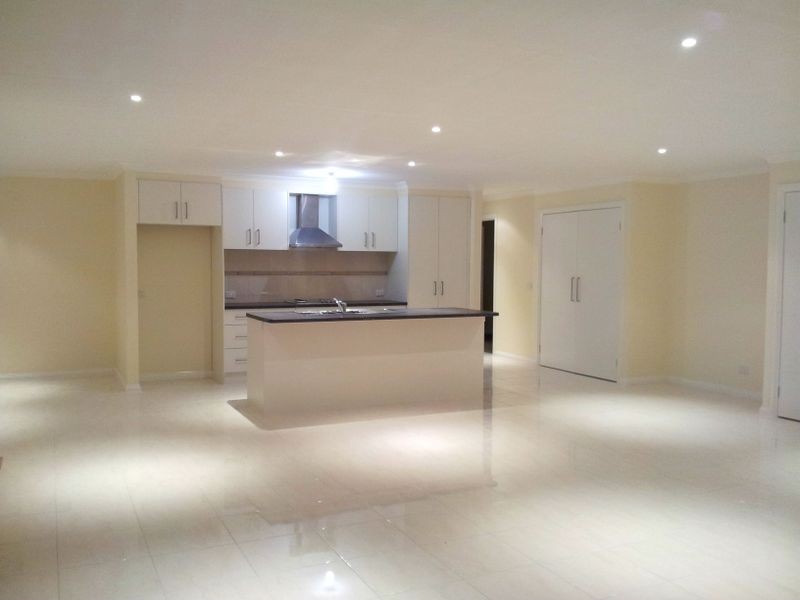 6 Oakleaf Court, Narre Warren VIC 3805