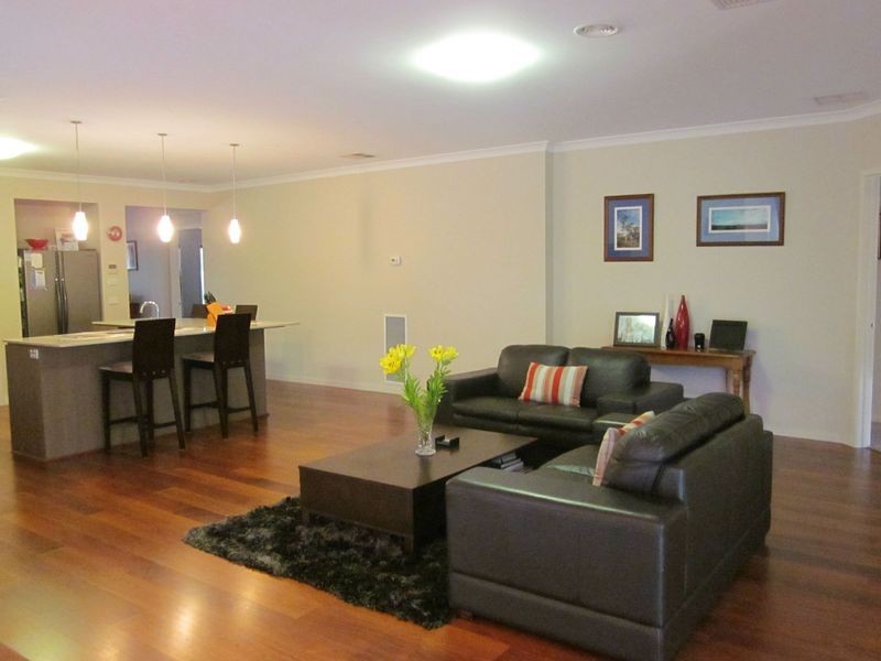 19 Skipperstone Glen, Narre Warren South VIC 3805