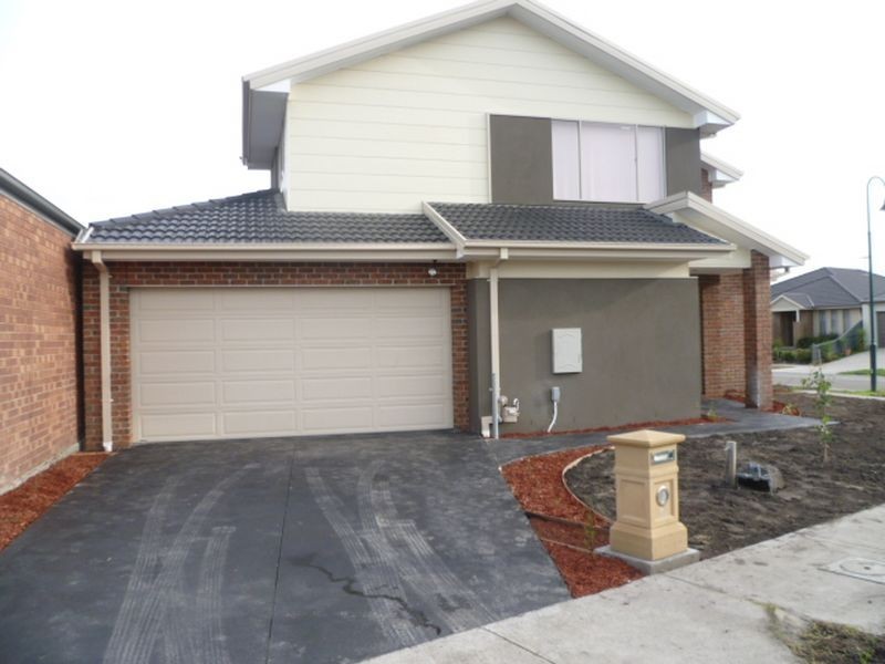 51 Eucumbene Drive, Berwick VIC 3806