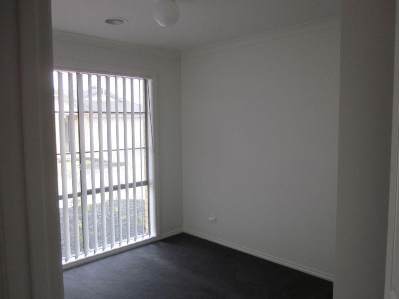 4/9 Warrenwood Place, Langwarrin VIC 3910