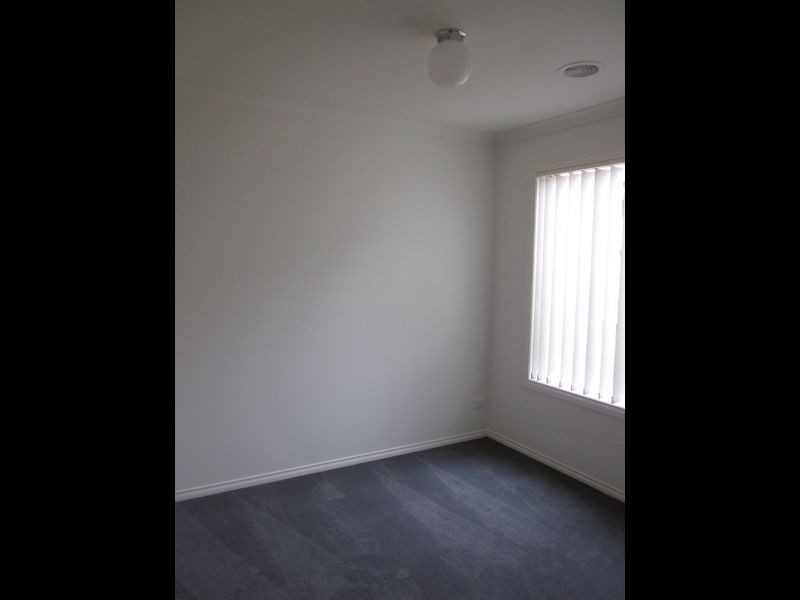 4/9 Warrenwood Place, Langwarrin VIC 3910