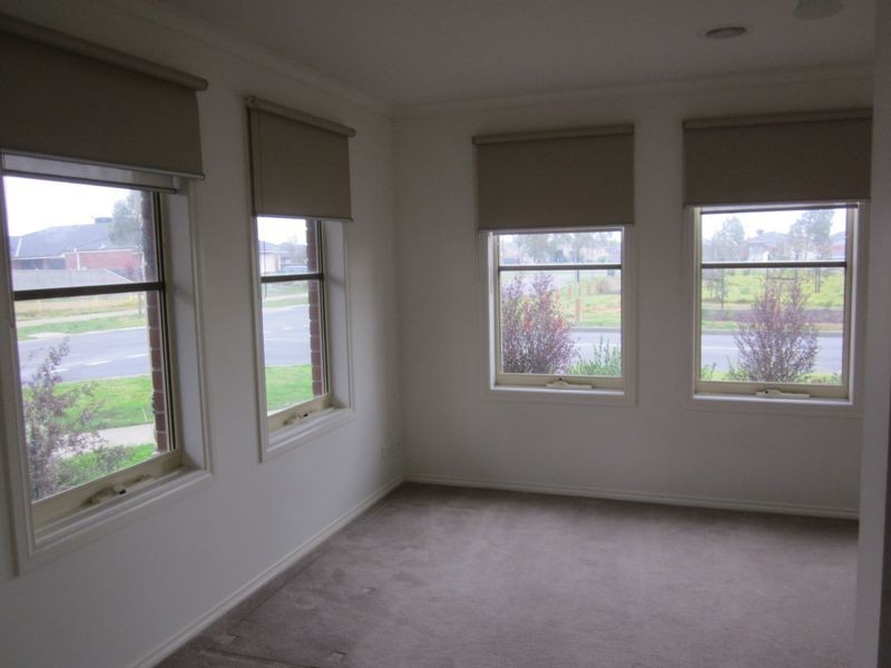 1 McCallum Drive,, Cranbourne VIC 3977