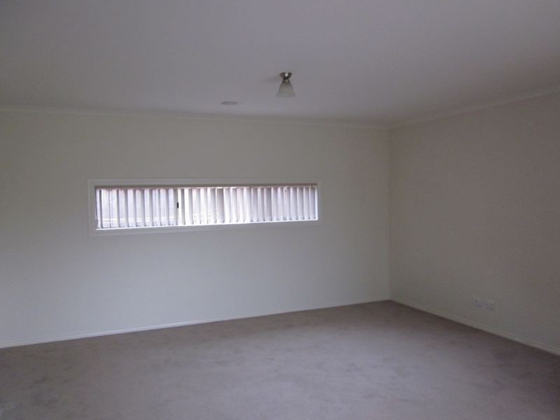 1 McCallum Drive,, Cranbourne VIC 3977