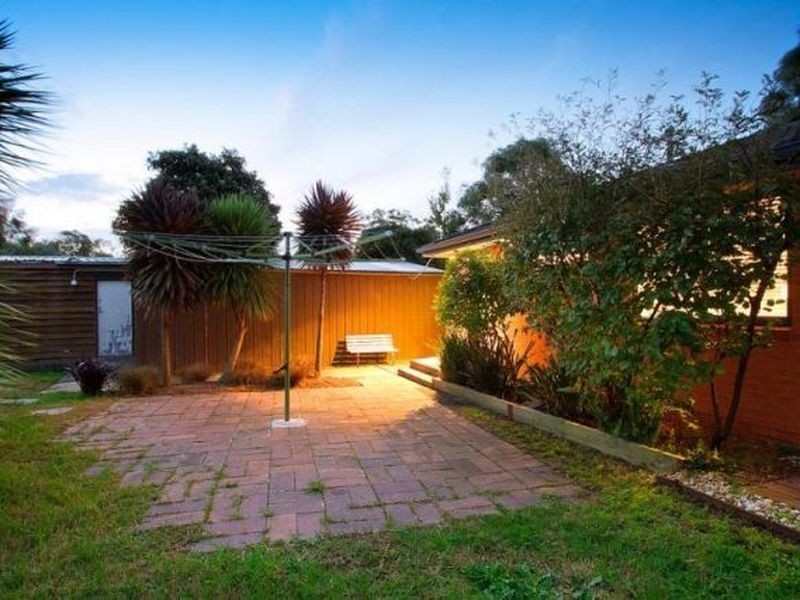 1 Melrose Court, Berwick VIC 3806