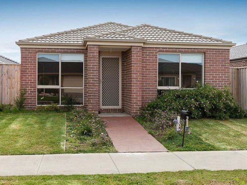 6 Rammer Way, Cranbourne East VIC 3977