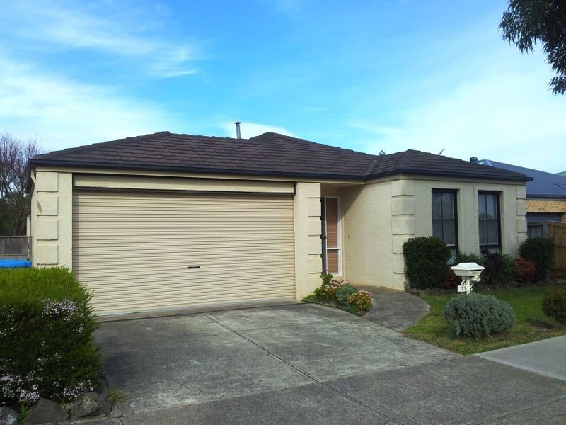 77 Springfield Drive, Narre Warren VIC 3805