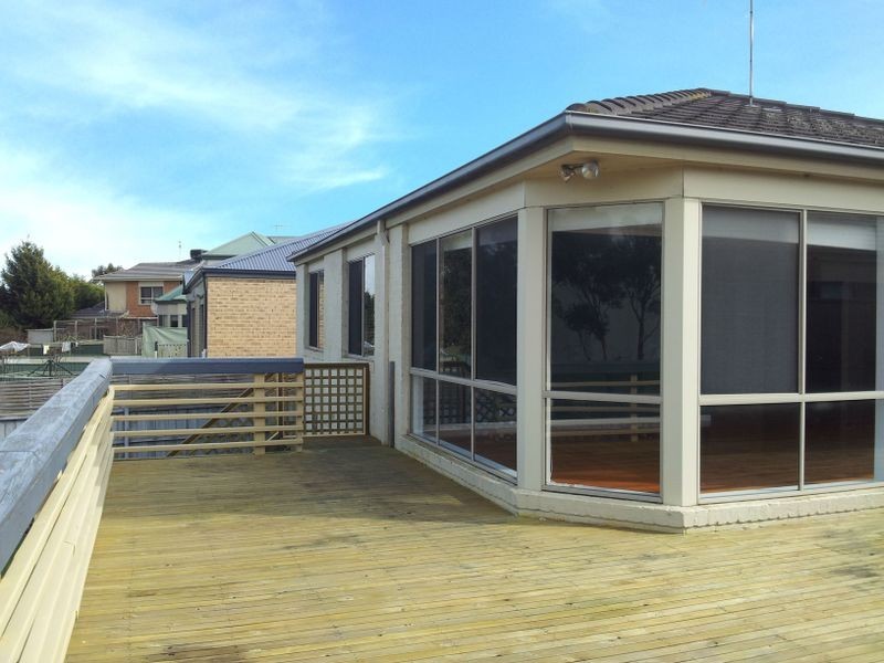 77 Springfield Drive, Narre Warren VIC 3805