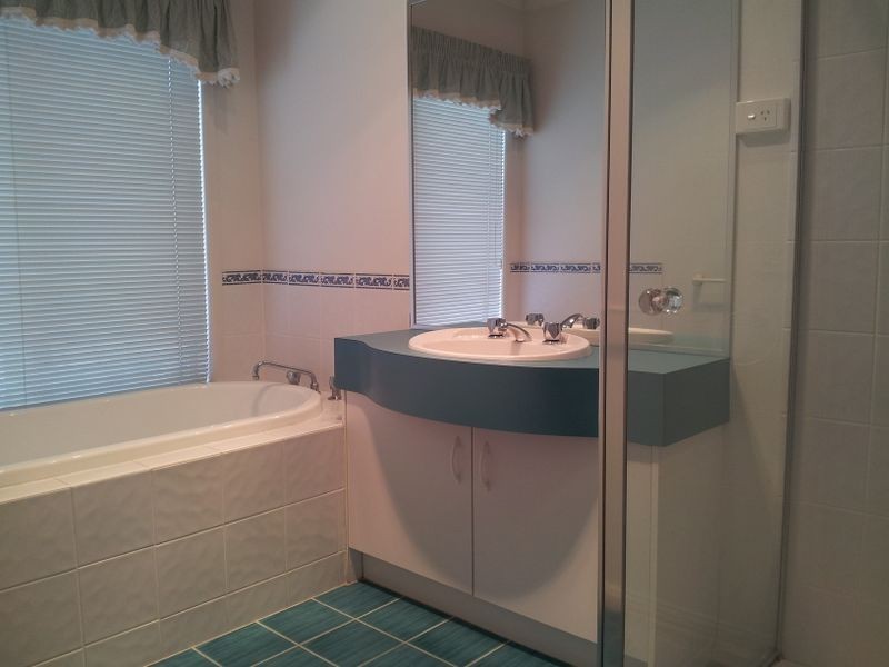 77 Springfield Drive, Narre Warren VIC 3805