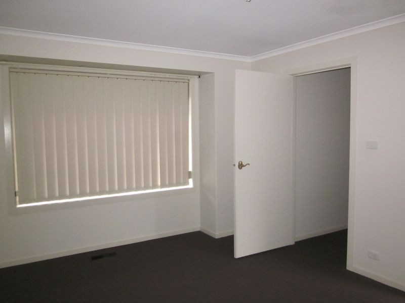 2/6 Messmate Court, Berwick VIC 3806