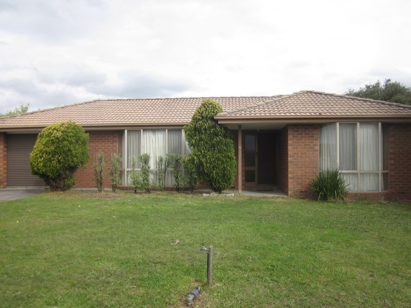 11 Fleetwood Drive, Narre Warren VIC 3805