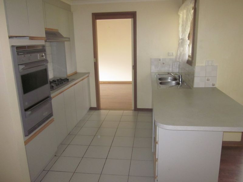 11 Fleetwood Drive, Narre Warren VIC 3805