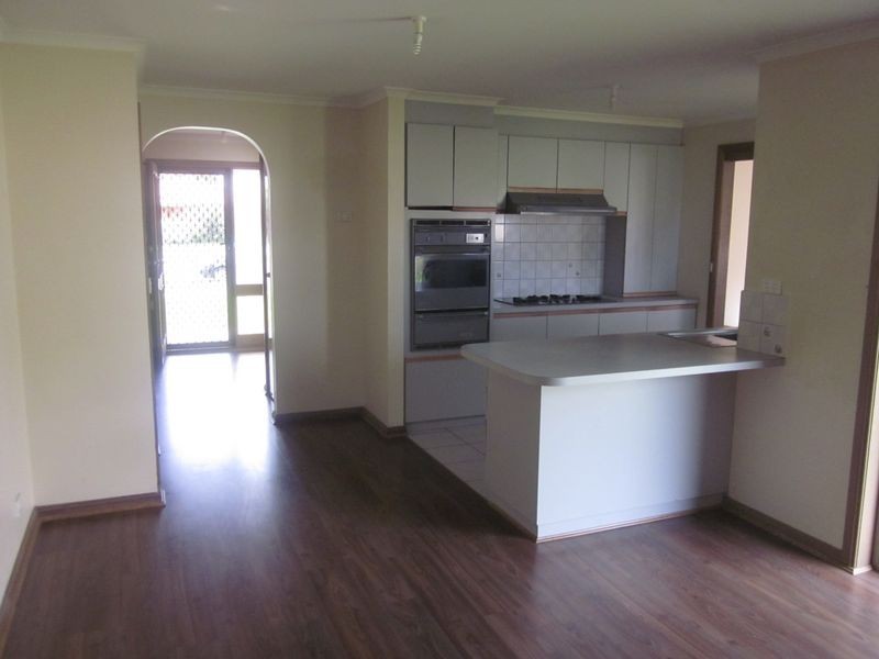 11 Fleetwood Drive, Narre Warren VIC 3805