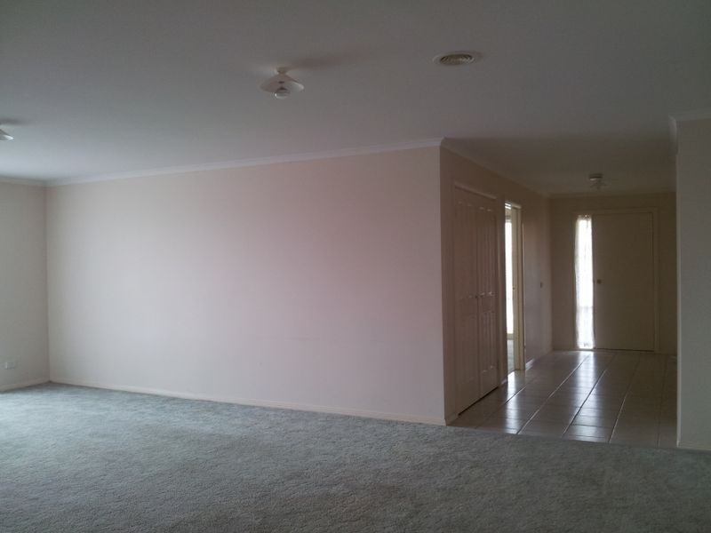 75 Bemersyde Drive, Berwick VIC 3806