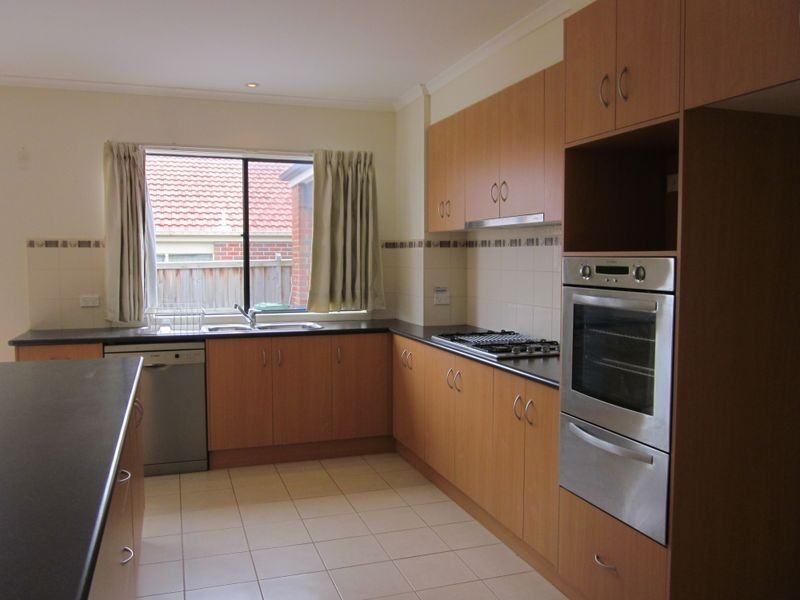13 Haverbrack Drive, Berwick VIC 3806