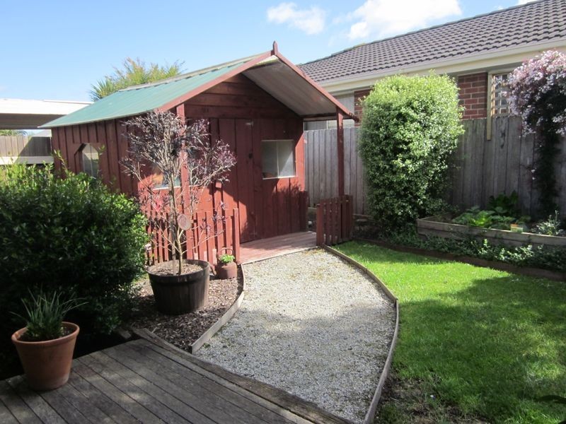 16 Sabre Court, Narre Warren VIC 3805