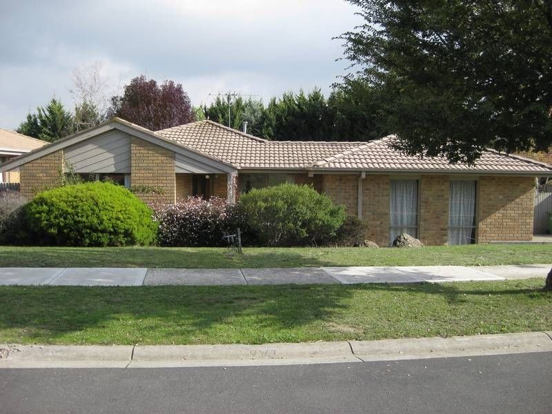 73 Bellevue Drive, Berwick VIC 3806