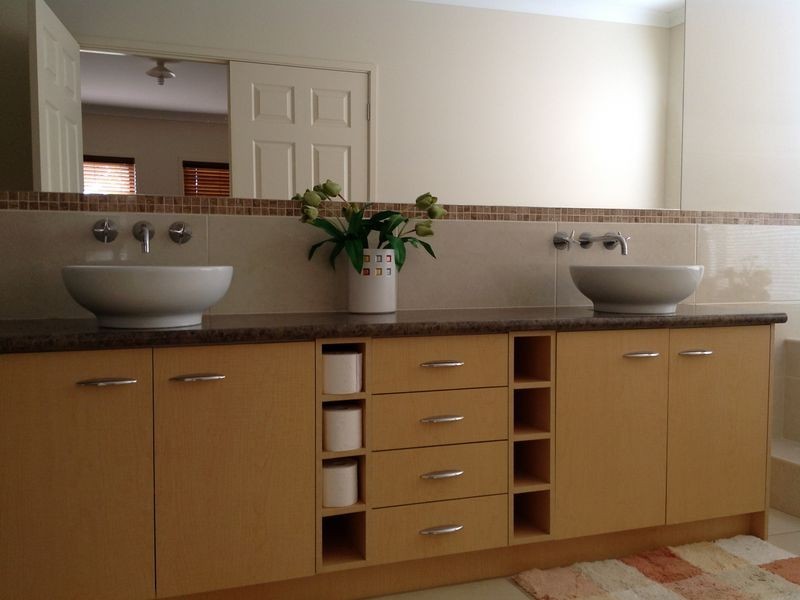 22 Eucumbene Drive, Berwick VIC 3806