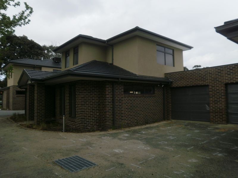 2/14 Kilvington Court, Berwick VIC 3806