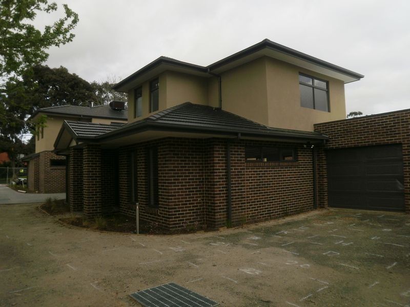 2/14 Kilvington Court, Berwick VIC 3806