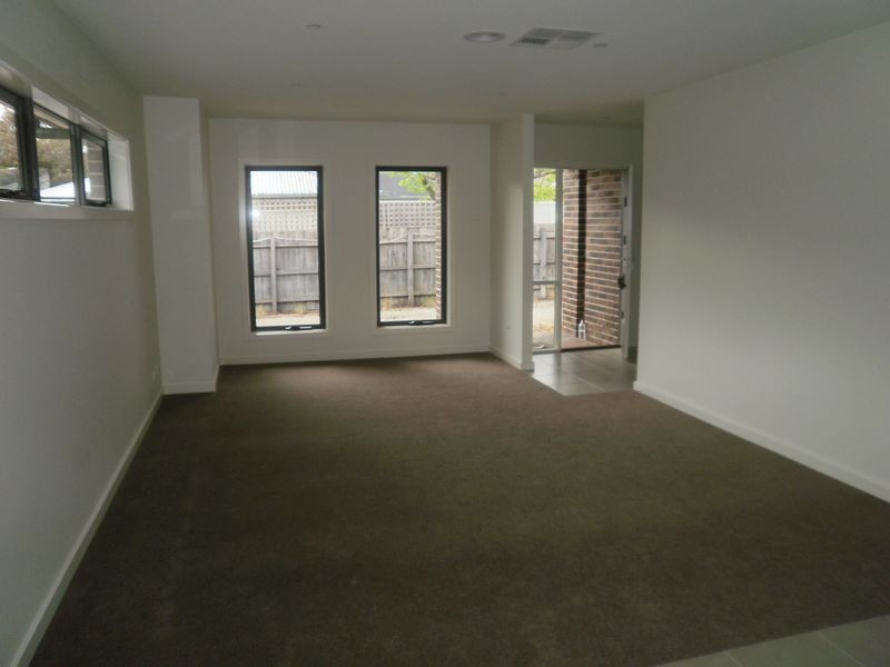 2/14 Kilvington Court, Berwick VIC 3806