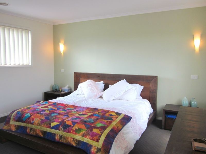 18/12 Grant Close, Berwick VIC 3806