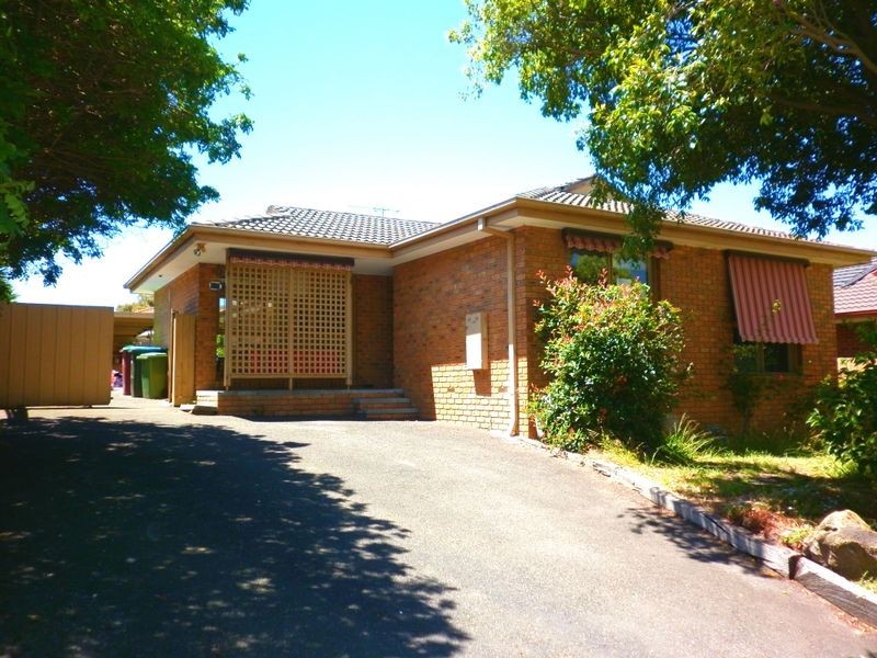 54 Lodge Crescent, Berwick VIC 3806
