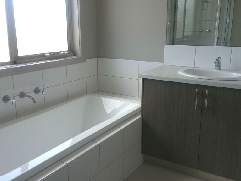 1/1 Alkoomi Court, Lynbrook VIC 3975