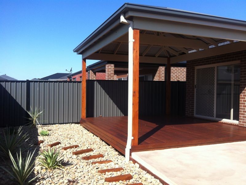 5 Black Forest Way, Clyde North VIC 3978