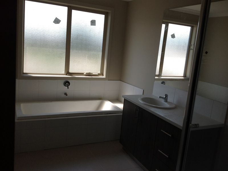 22 Epsilon Way, Lynbrook VIC 3975
