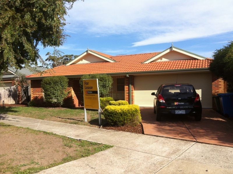 9 Gwenton Avenue, Cranbourne VIC 3977