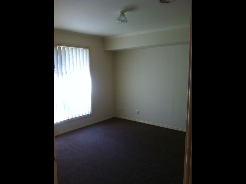 9 Gwenton Avenue, Cranbourne VIC 3977