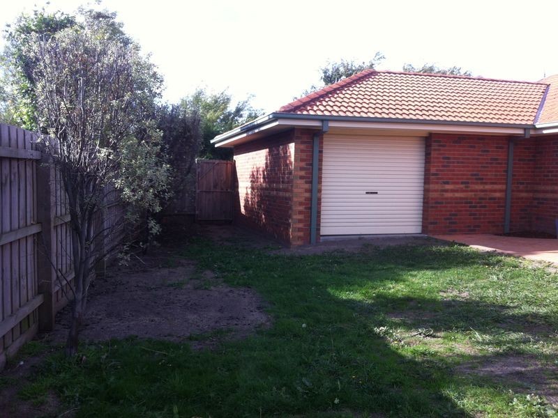 9 Gwenton Avenue, Cranbourne VIC 3977