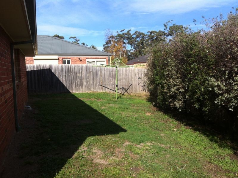 9 Gwenton Avenue, Cranbourne VIC 3977