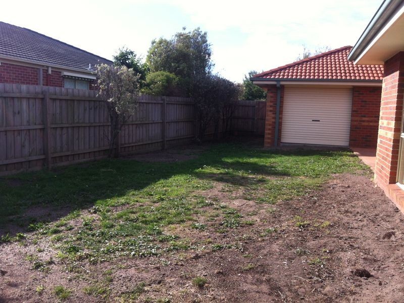 9 Gwenton Avenue, Cranbourne VIC 3977