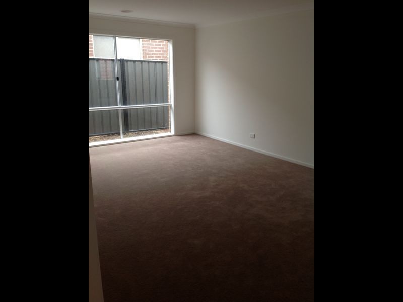 20 Ventasso Street, Clyde North VIC 3978