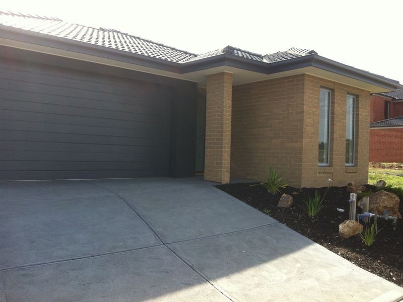 17 Paso Grove, Clyde North VIC 3978