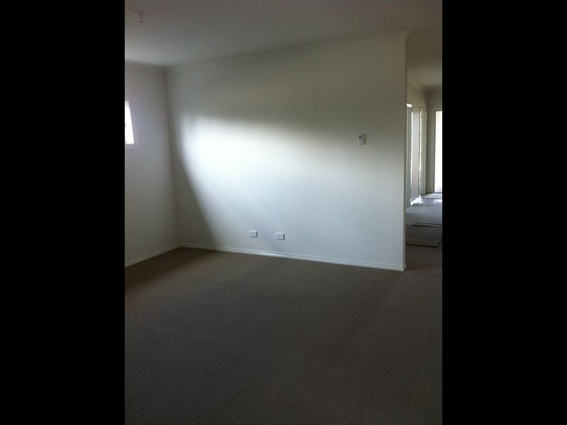 17 Paso Grove, Clyde North VIC 3978