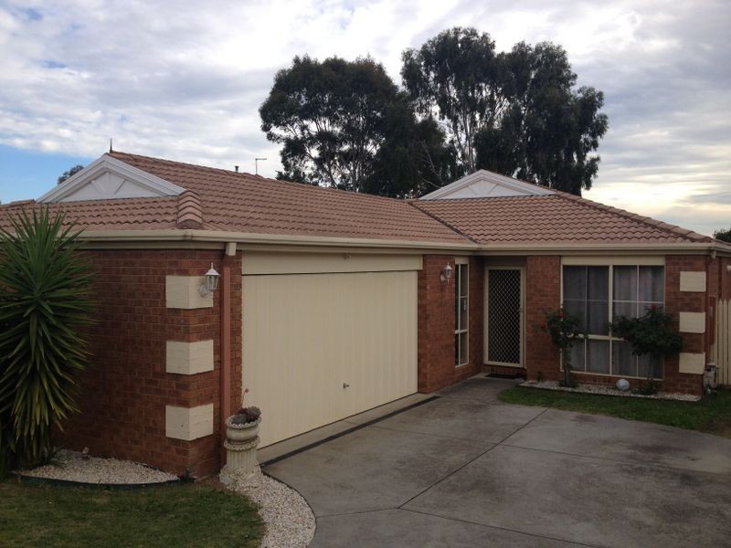 13 Harmon Close, Berwick VIC 3806