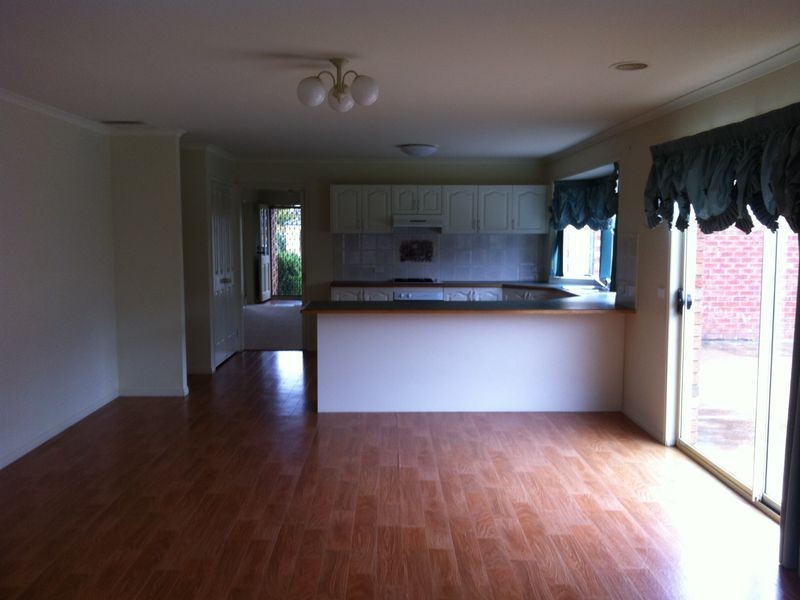 16 Emperor Road, Berwick VIC 3806