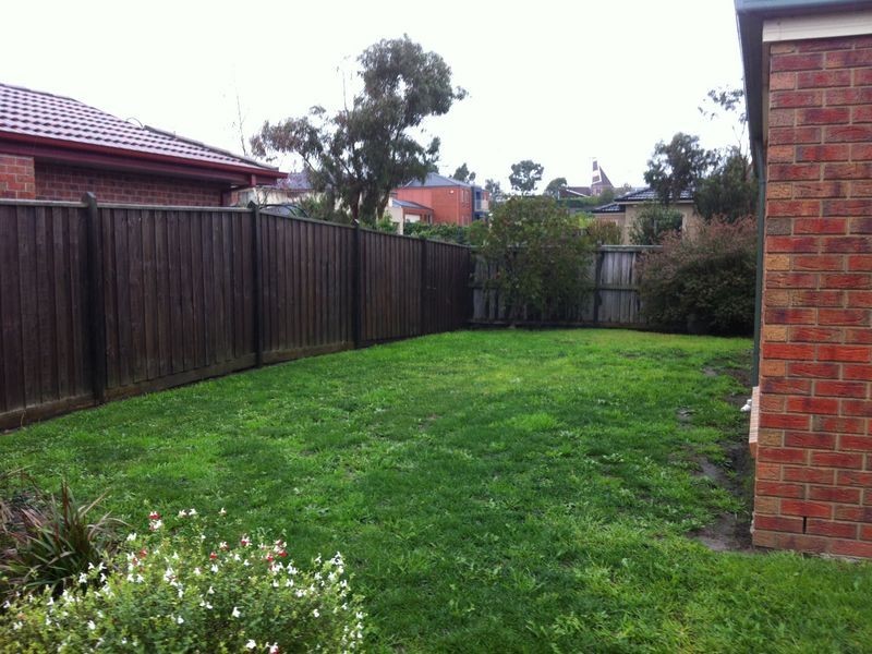 16 Emperor Road, Berwick VIC 3806