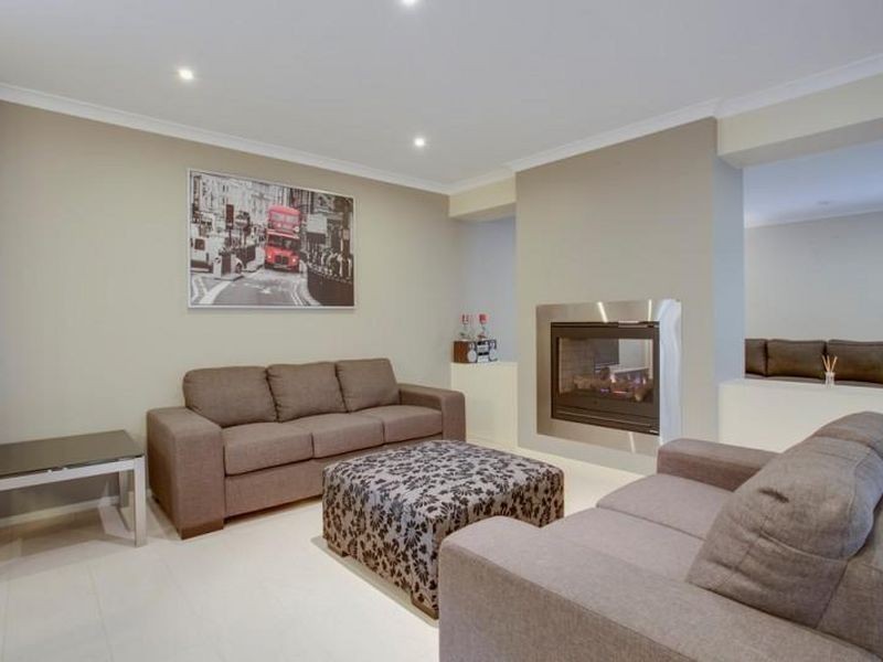 11 Kooyong Drive, Officer VIC 3809