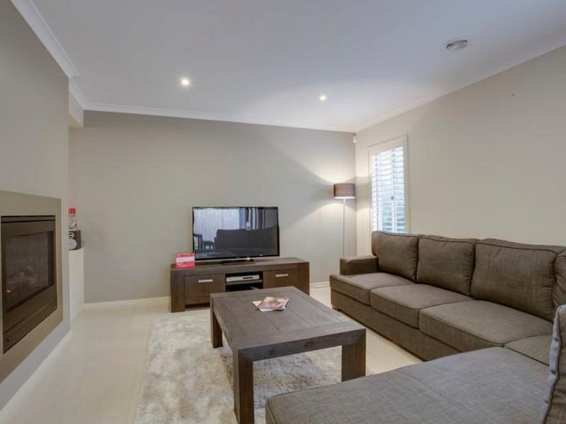 11 Kooyong Drive, Officer VIC 3809