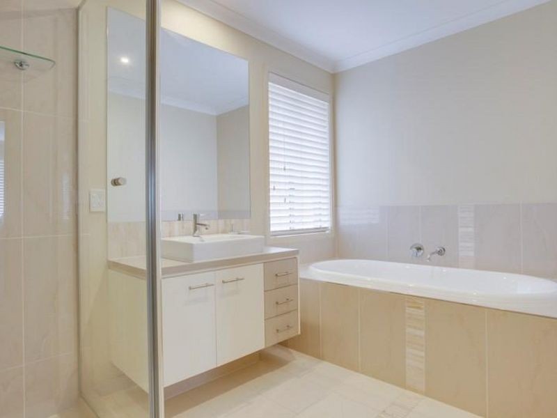 11 Kooyong Drive, Officer VIC 3809