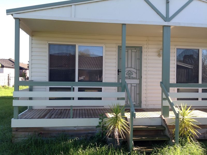 4 & 4a Anne Street, Beaconsfield VIC 3807